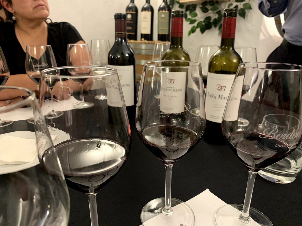 Copas de vino en una cata